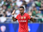 华体会登入-中超-弗兰克读秒破门救主浙江队2-2险平上海海港(中超杨立瑜破门)