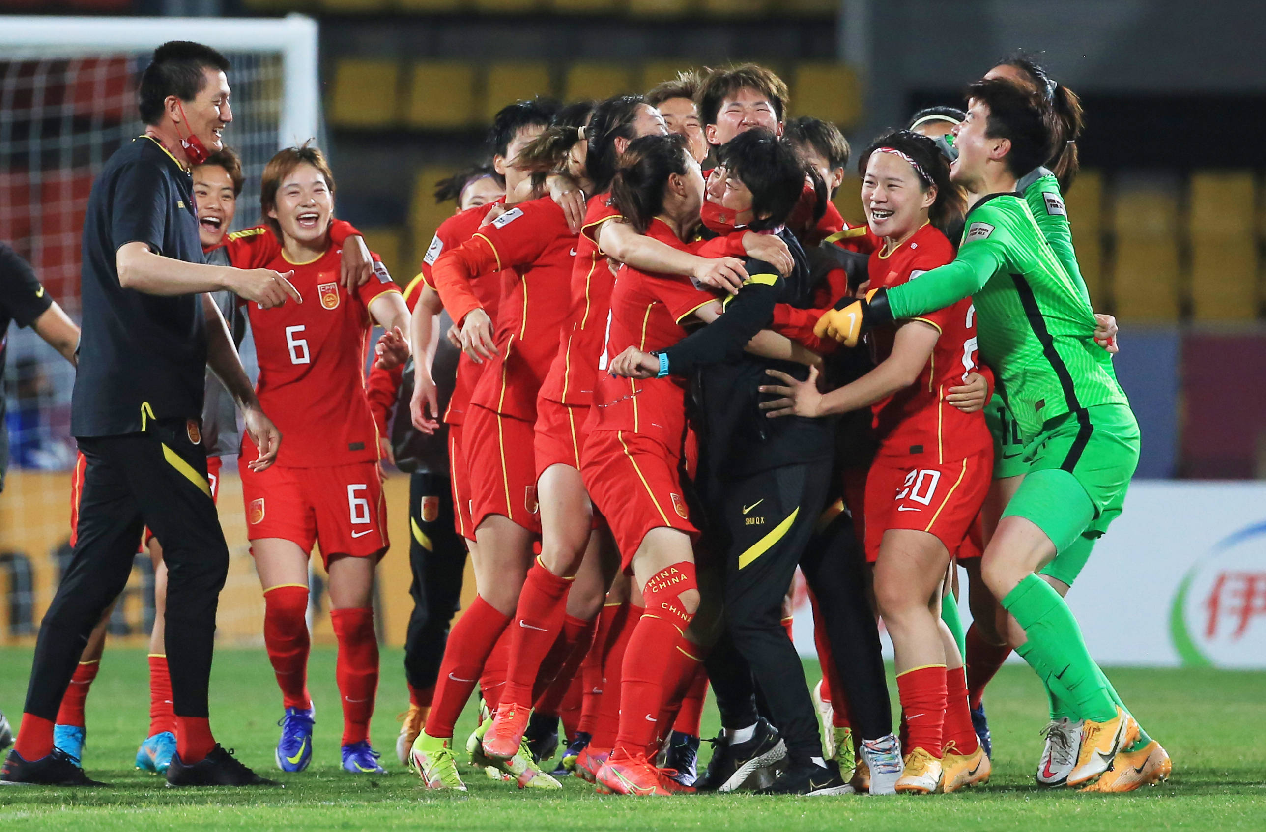 关于新疆女足球员综合实力突出，实现历史性突破的信息