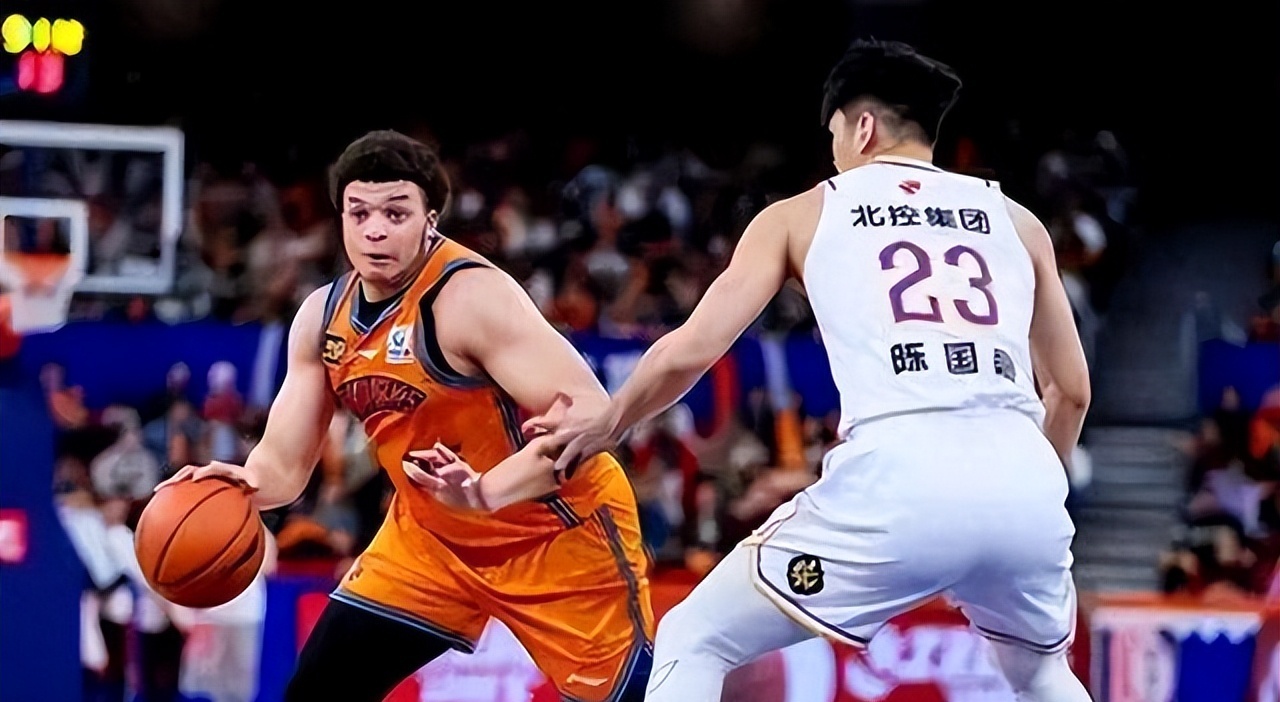 包含香港男篮压倒对手，展现实力的词条