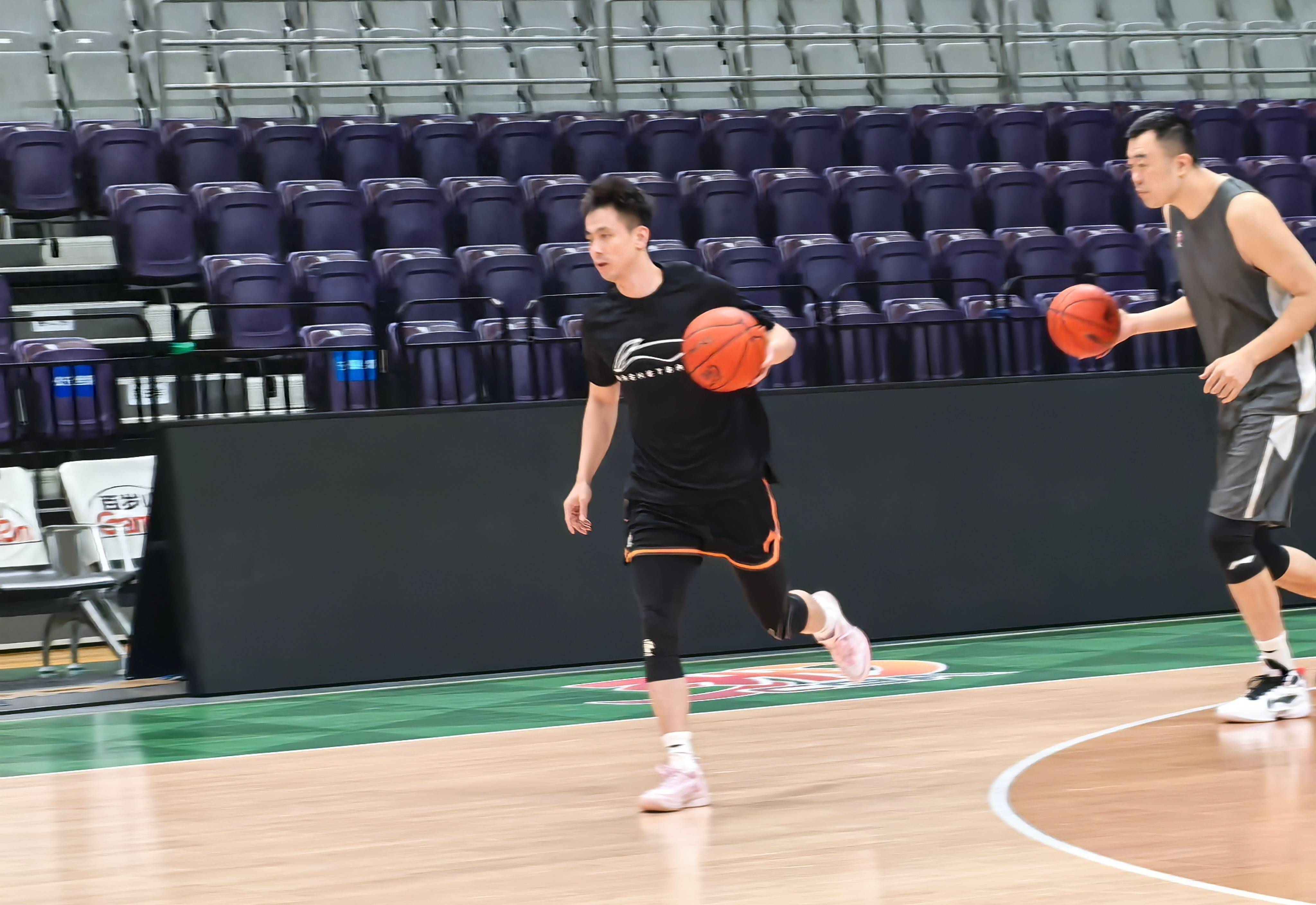 赵继伟17分辽宁胜宁波贺希宁38分深圳胜新疆的简单介绍