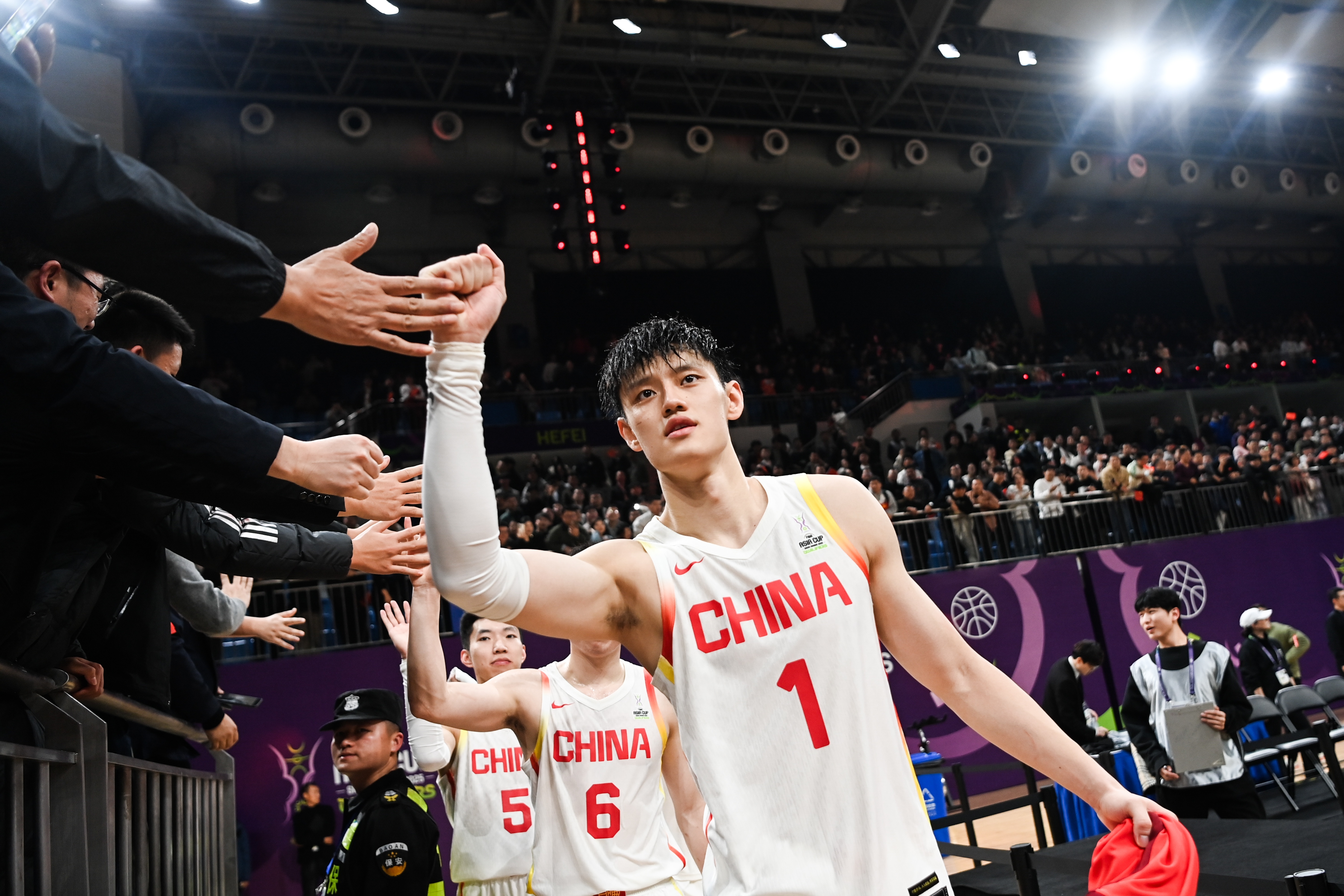 关于中国男篮结束欧洲拉练抵京曾凡博赴国家队报到的信息