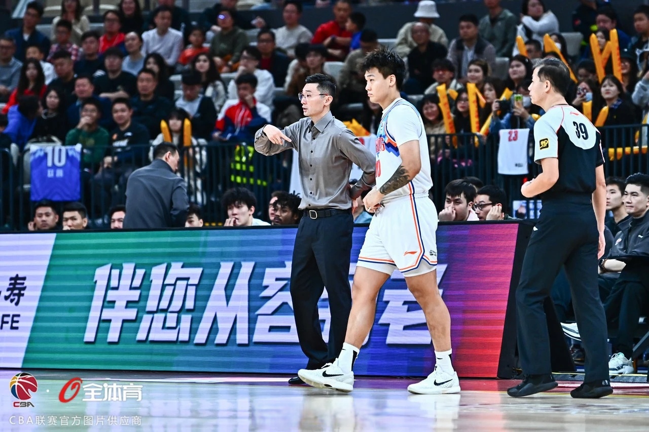 新疆对赵睿持开放态度已与两支球队谈判