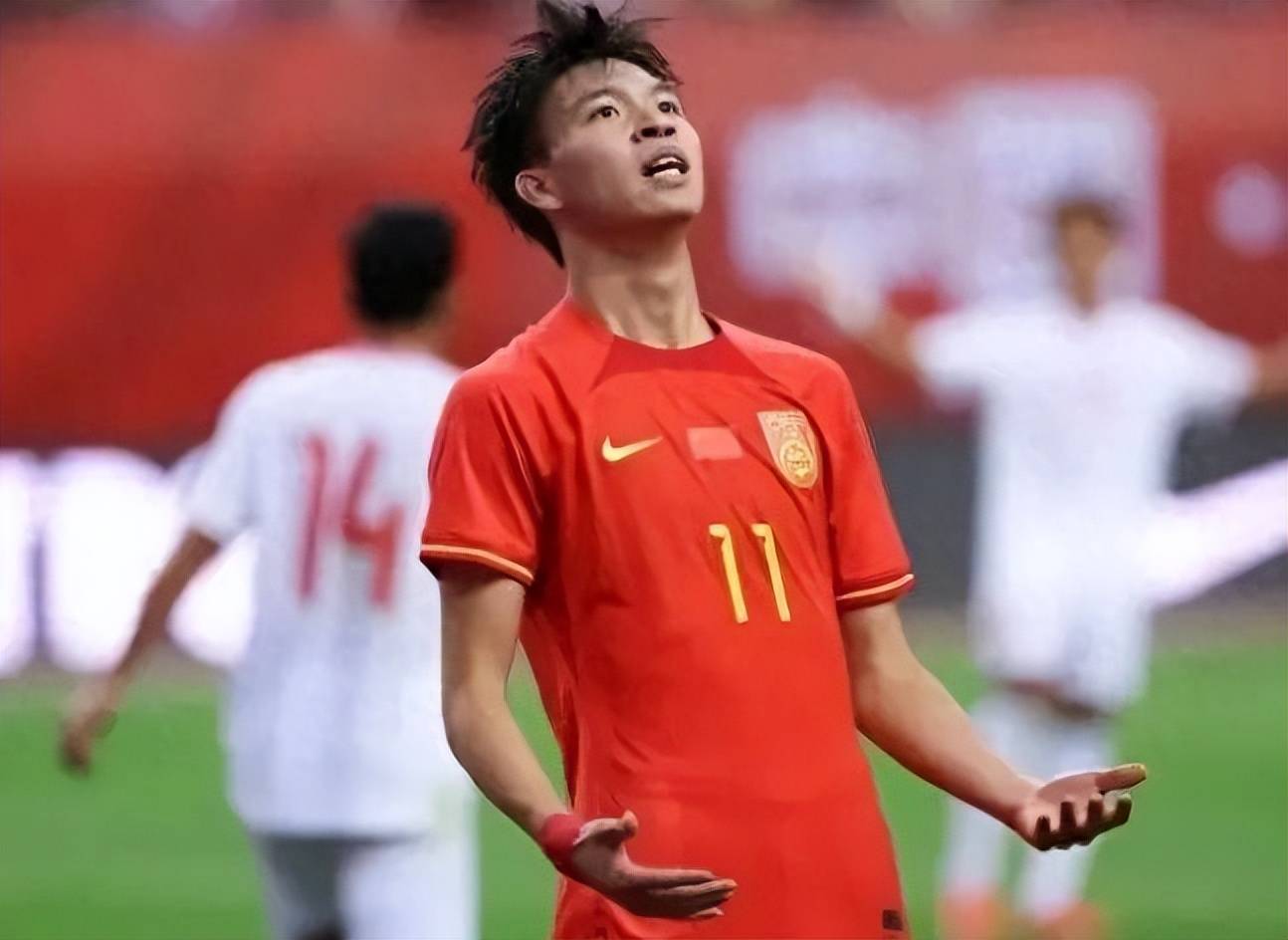 韩媒嘲讽：中国男足再演功夫足球高天意恶意犯规逃过红牌