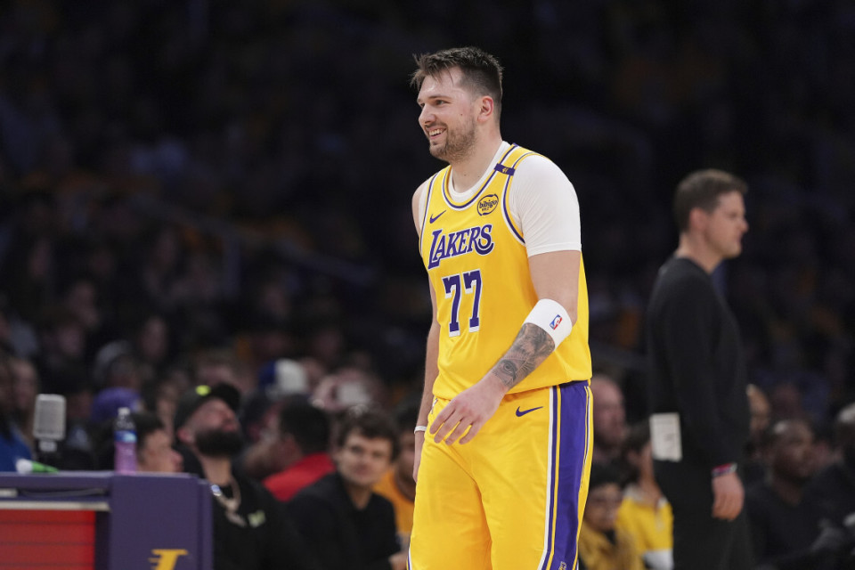 关于NBA教练：人们应对新赛季的东契奇感到恐惧的信息