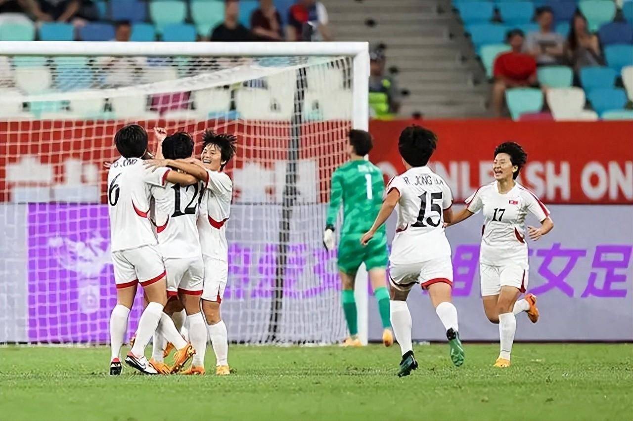 韩国女足队主场作战，精彩表现赢得观众喝彩的简单介绍