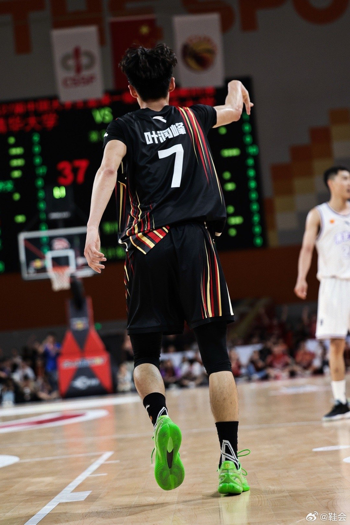叶润峰全场16中4，三分14中2得到10分3板2助1抢断(博兴马韵升和万春玲)