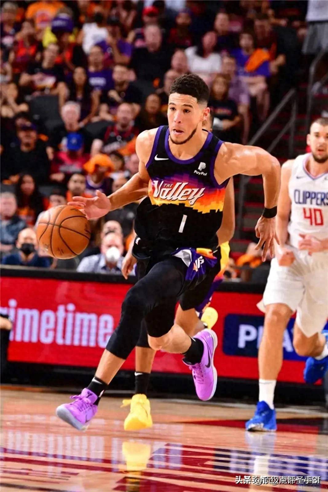 NBA季前赛-布克24分詹东缺阵湖人不敌太阳(nba季前赛今日战况湖人)